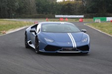 7 Giri da passeggero in Lamborghini Avio su Pista a Ferrara