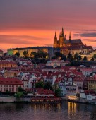 Addio al nubilato Praga con crociera sul fiume e spoglierellista