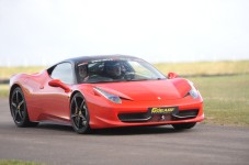 5 giri in Ferrari 458 ITALIA nel circuito internazionale d'Abruzzo