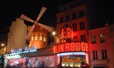 Cena Torre Eiffel, crociera sulla Senna e serata al Moulin Rouge con Champagne