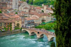 Avventura a Bassano del Grappa per Genitore e Figlio: Sfida all'Orologio Ferracina