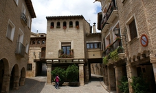 Guided tour to Alquézar from Barcelona with wine tasting