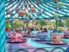 Ingresso Disneyland Paris con lego a tema Disney