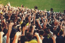 Emozione Gialloblù: Partita del Modena FC in Serie B per 2 persone