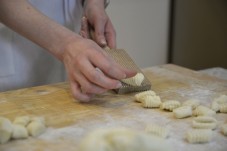 Tour gastronomico al mercato di Rialto con corso di cucina e degustazione di vini