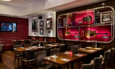 Hard Rock Cafe Barcelona: priority seating with menu