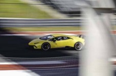 Guida una Lamborghini sul Circuito Internazionale 