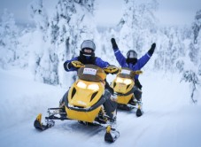 Avventura sulla Neve a Madesimo: Escursione in Motoslitta con Cena e Hotel 3/4 Stelle