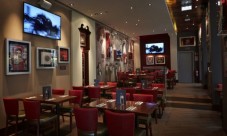 Hard Rock Cafe Vienna: posto a sedere prioritario con menu