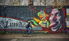 Berlin Wall and lifestyle bus tour