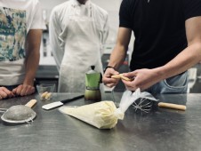 Lezione di cucina di pasticceria a Roma Gelato Tiramisù e Cannoli 