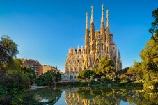 Biglietti prioritari per Park Güell e Sagrada Família con tour guidato in inglese