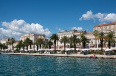 Viaggio Regalo a Spalato in Coppia: Centro Storico UNESCO, Hotel 3/4* e Tour Privato in Speedboat