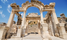 Gita di un giorno a Efeso con partenza da Izmir e visita alla casa della Vergine Maria e al Tempio di Artemide.