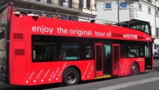 Autobus hop-on hop-off 48 ore con biglietti salta fila per il Colosseo