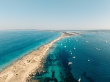 Ibiza e Formentera: una settimana in barca a vela con cuoco a bordo