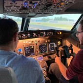 Simulatore di volo su Boeing 737 800 NG con bollicine
