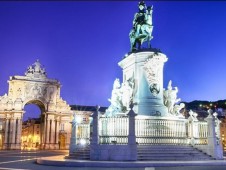 Lisbona Tour Serale con cena e Fado Show