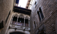 Private guided tour in Barcelona's old town with lunch