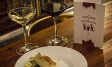 Degustazione di vini con sommelier e aperitivo