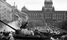 Gli anni della Guerra Fredda - Praga sotto il Totalitarismo, tour con uno storico