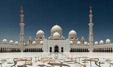 Escursione per crociere: tour della città di Abu Dhabi con biglietti per Ferrari World
