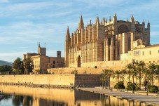 Weekend a Palma de Mallorca con volo e escursione in kayak per due