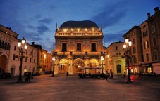 Aperitivo a Brescia: Negroni e Tagliere per Due Persone