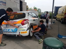 Giri in pista su auto da rally