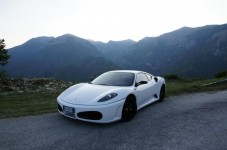 Guida Ferrari F430 60 minuti su strada a L'Aquila, Ascoli Piceno, Rieti, Terni