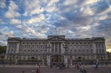 The Crown Pacchetto Regalo Visita Buckingham Palace e Clarence House Famiglia