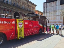 Tour di Bologna su un Bus Turistico e trenino per San Luca