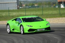 Guida una Lamborghini Huracan EVO