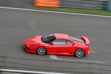 Un giro in pista sulla Ferrari 430 con  soggiorno di 1 notte