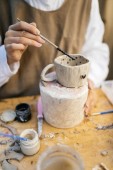 Aperitivo e Decorazione di un Utensile in Ceramica per Madre e Figlia
