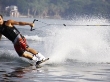 Lezione di wakeboard - 20 min & soggiorno 2 notti