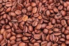 Momento di Relax per Due: Massaggio di Coppia e Delizia al Caffè