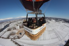 Volo di gruppo in Mongolfiera a Masino (Torino)