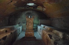 Bus navetta per le Catacombe sotterranee romane