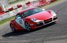 Due giri in pista con Porsche Cayman Cup a Latina