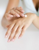 Manicure e massaggio mani a Napoli