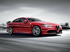 Un giro in Alfa Giulia in pista