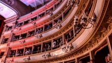 Aperitivo e Teatro per 4 Amiche