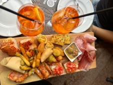 Aperitivo a Brescia: Pirlo e Tagliere per Due Persone