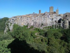 Vitorchiano, Corviano, Cascata del Martelluzzo, la Necropoli e la Chiesa alto medievale