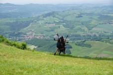 Volo in Parapendio con aperitivo in Piemonte