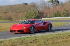 Guida una Ferrari 488 GTB a Vairano
