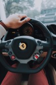 Guida una Ferrari California Turbo 10 minuti