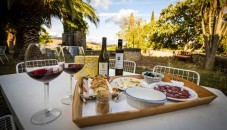 Visita Fattoria in Vespa Pranzo e degustazione per 2