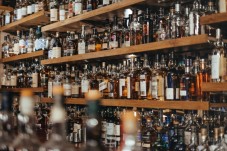 Addio al Celibato a Bucarest: Strip Club con Open Bar